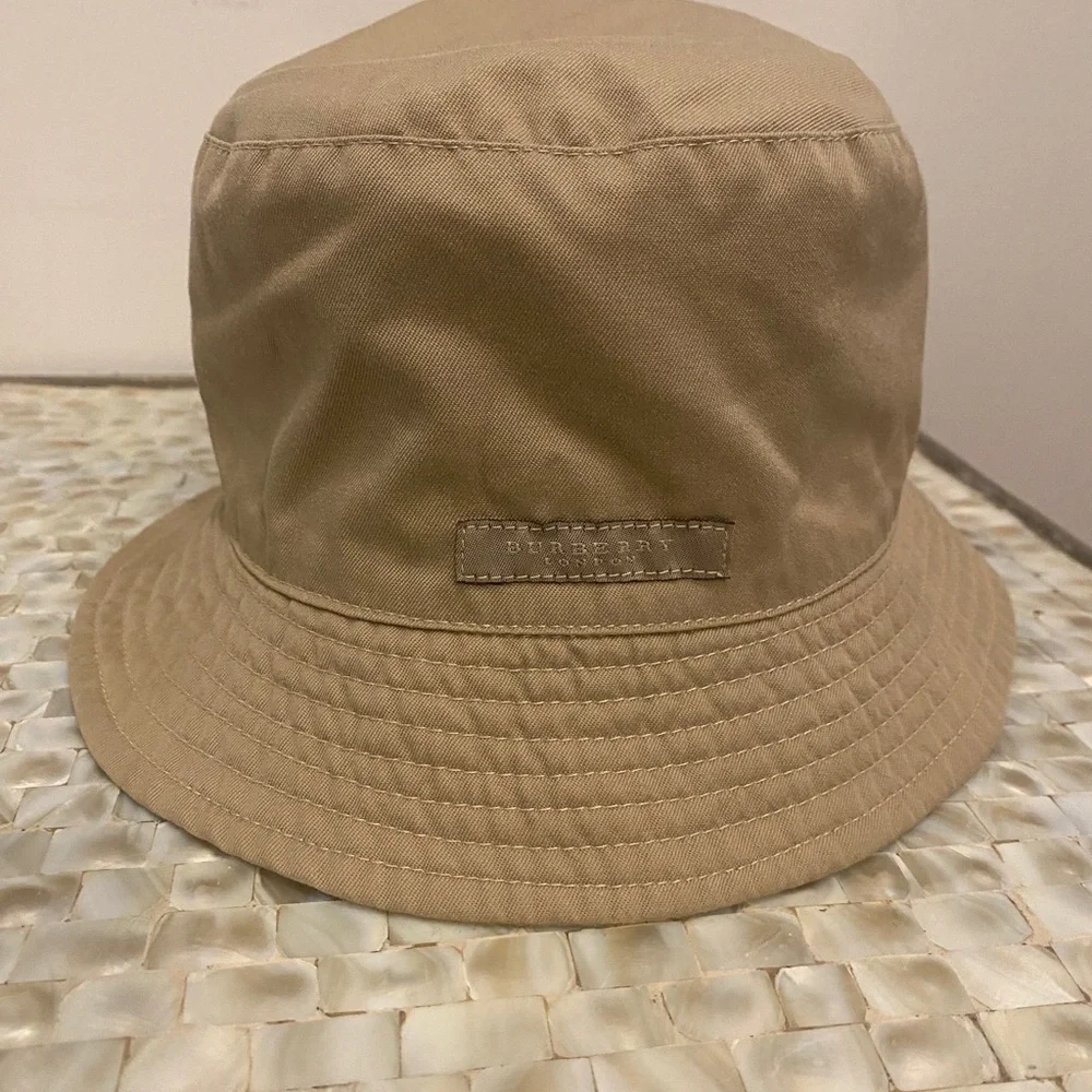 Burberry London Kids Reversible Nova Check Hat